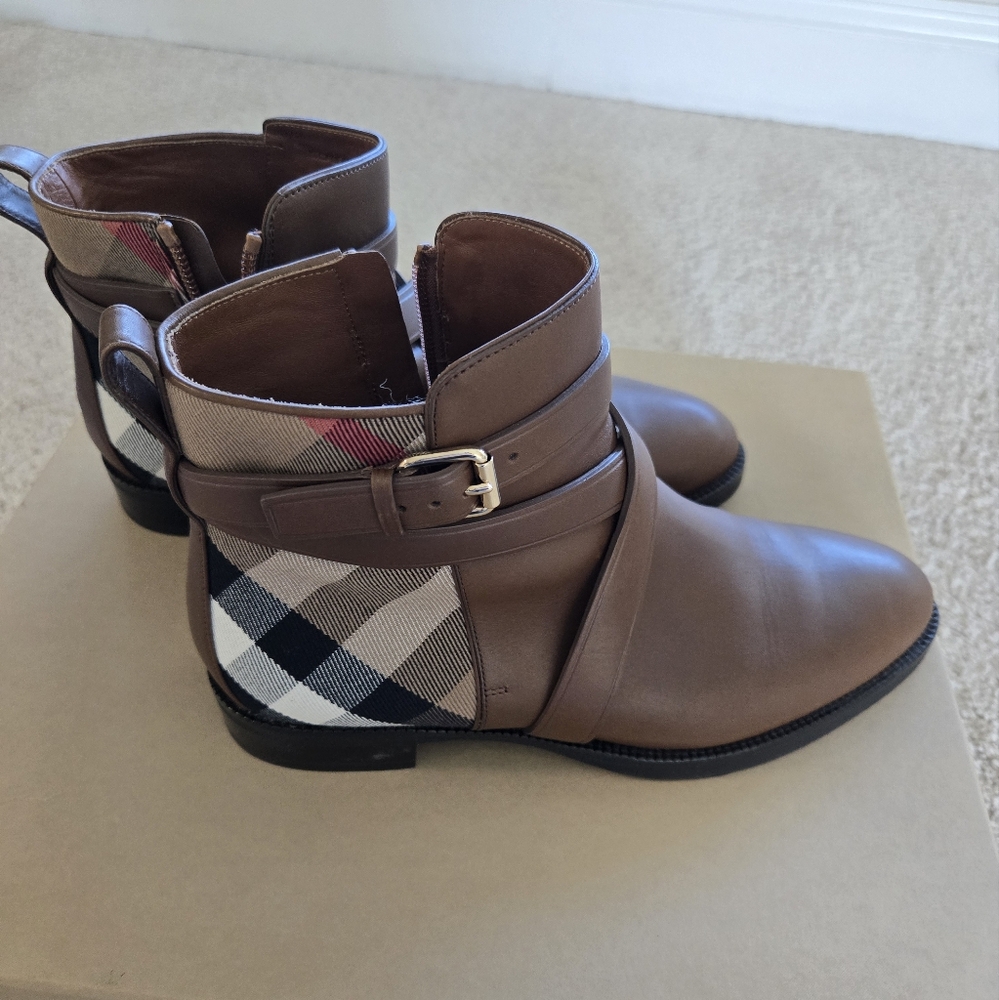 Burberry Women's Brown Booties. - Picture 1 of 13